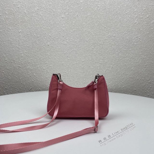 prada女包 普拉達新款mini Hobo粉色手拎包 1TT122 Prada單肩斜挎包 Prada三合一腋下包  pyd2355